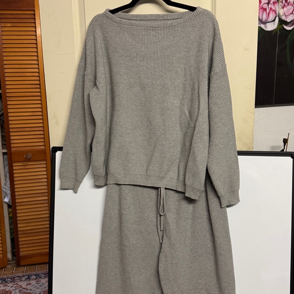 Thick Gray Knit Sweater and Pants Set